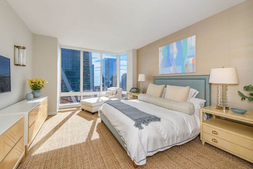 Building Photo - 301 Mission St