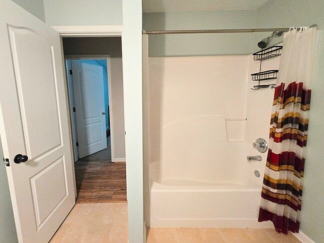 Building Photo - 401 Redwood Trail