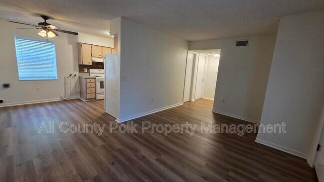 Building Photo - 915 Ariana St