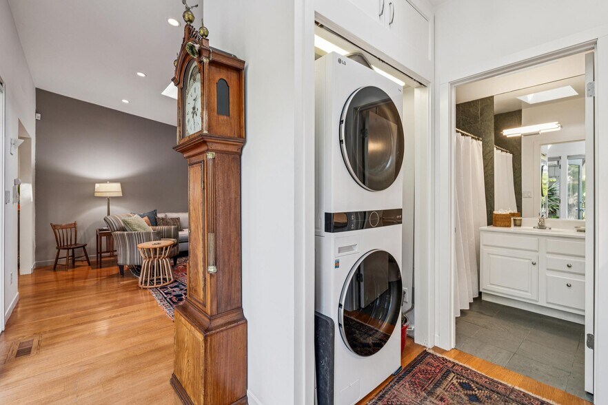 Building Photo - 664 Woodmont Ave