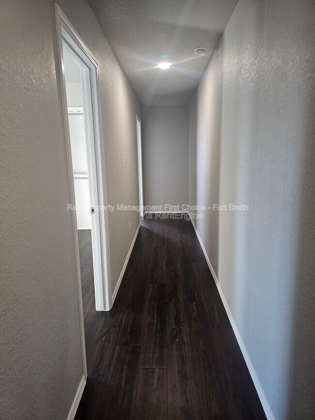 Building Photo - 2124 Ingalls Ln