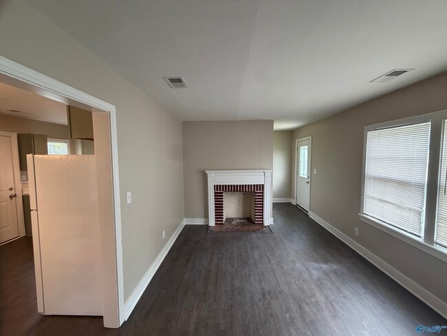 Building Photo - 1620 8th St SW