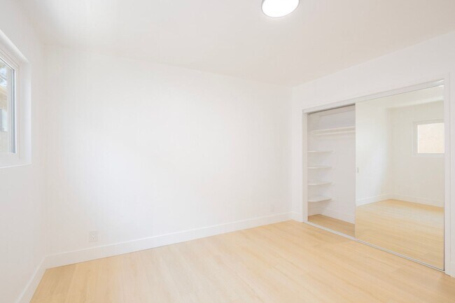 Building Photo - 3729 Glendon Ave