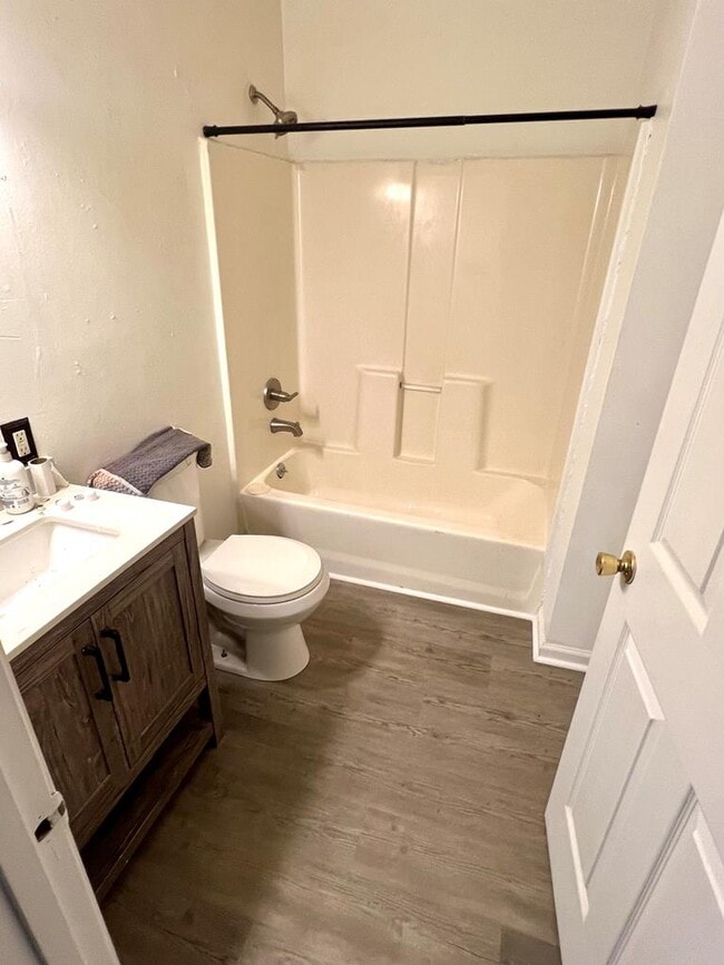 Building Photo - 117 Williams St