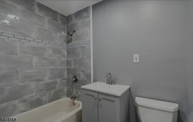 Building Photo - 188 N Park St