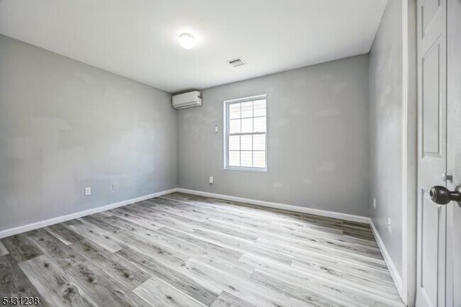 Building Photo - 708 Ocean Ave