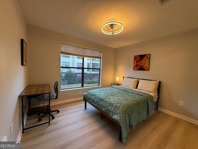 Building Photo - 211 North Ave