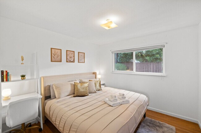 Building Photo - 2380 Aram Ave