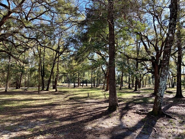 Building Photo - 2BR/1BA home available for rent on beautifully wooded lot in Vernon!