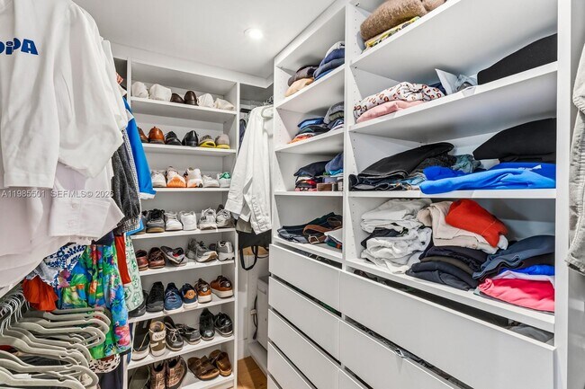 Building Photo - 1111 Crandon Blvd