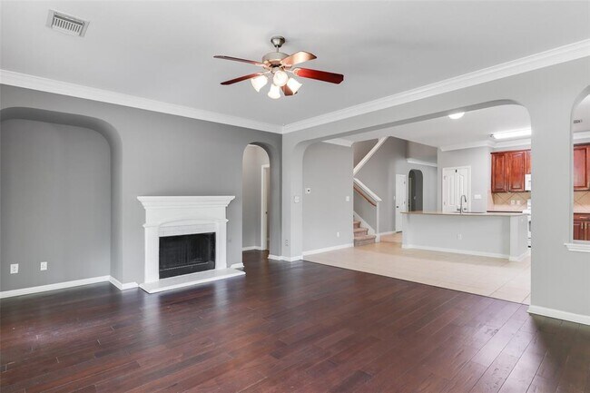 Building Photo - 600 S Frontier Ln