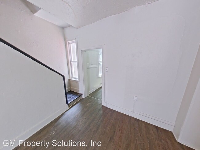 Building Photo - 3 br, 1 bath House - 610 S Queen Street