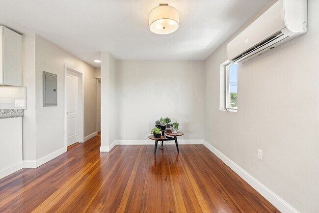 Building Photo - 159 Cowper St