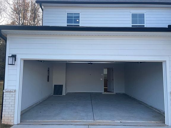 Building Photo - 396 Summerwood Ln