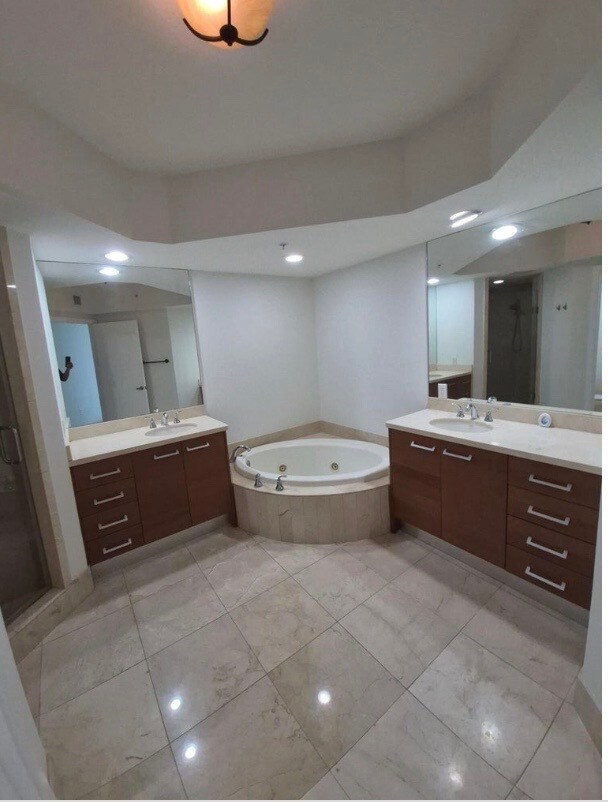 Building Photo - 3630 Gardens Pky