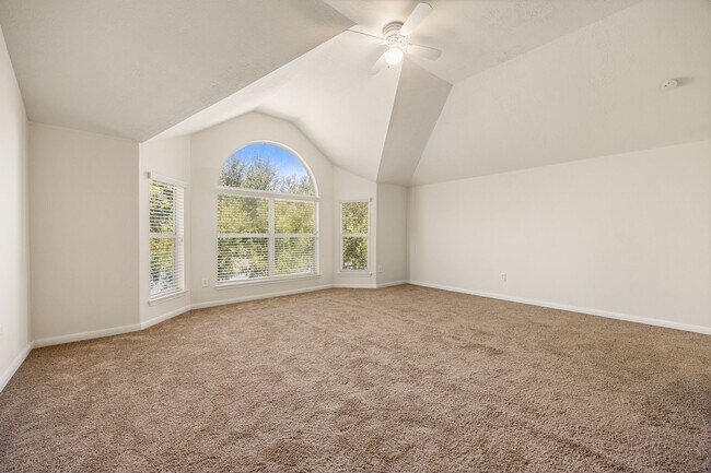 Building Photo - 7711 Summer Shore Dr