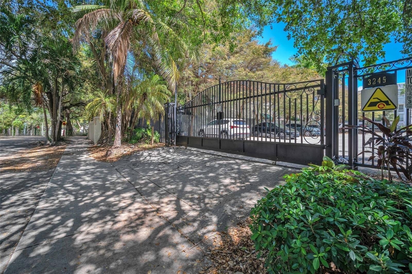 Building Photo - 3245 Virginia St