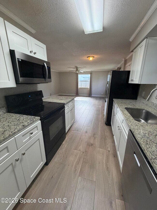 Building Photo - 2559 Locksley Rd
