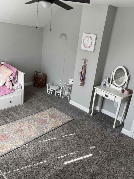 Building Photo - 5220 Thruway Rd