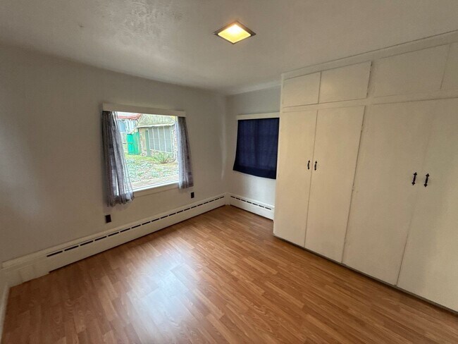 Building Photo - 1947 Marion St SE