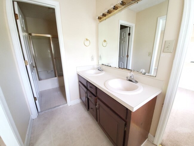 Building Photo - 3508 Gowan Ln