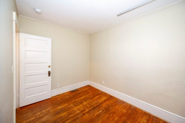 Building Photo - 201 Koch Ave