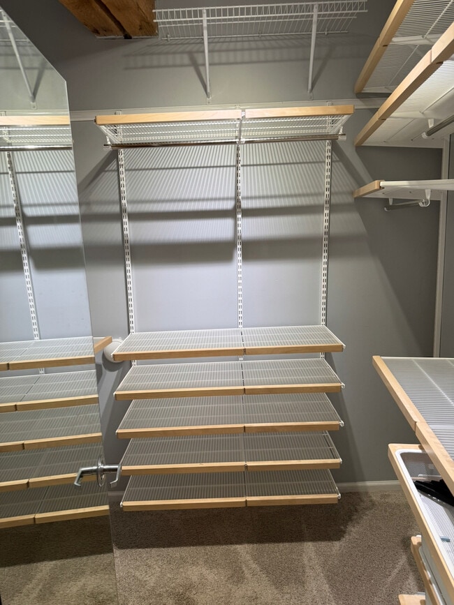 Building Photo - 1735 W Diversey Pkwy