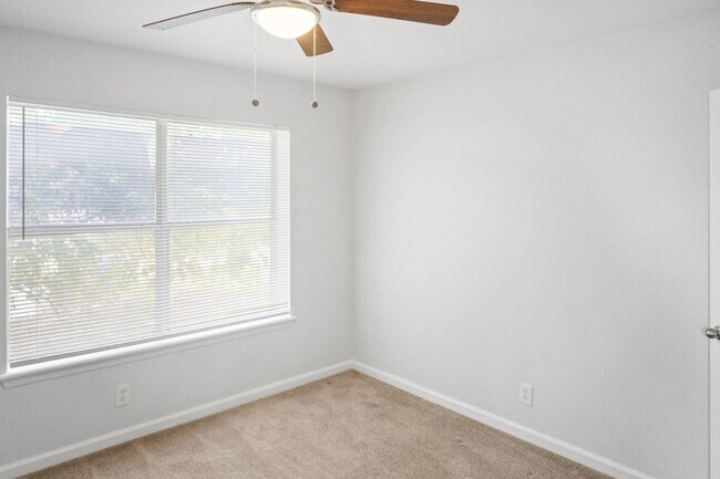 Building Photo - 300 Veterans Dr