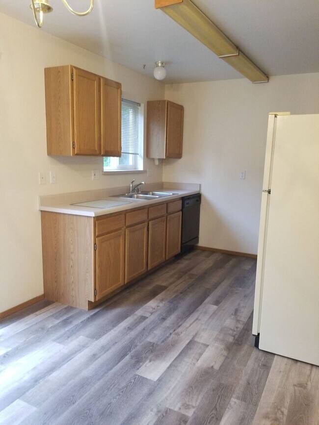 Building Photo - 1305-1307 Shaker Pl