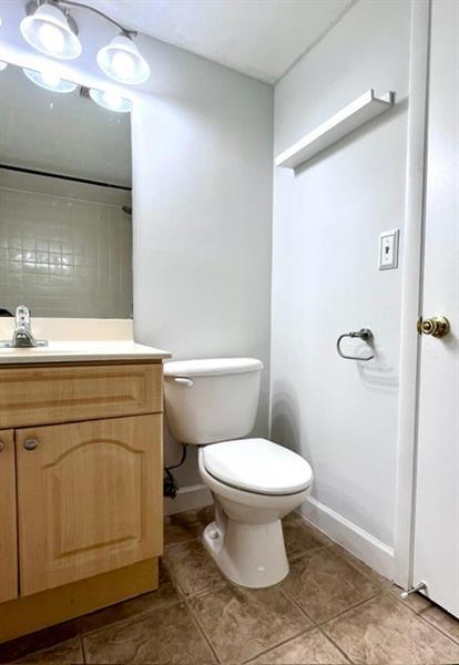 Building Photo - 5681 Riverside Dr
