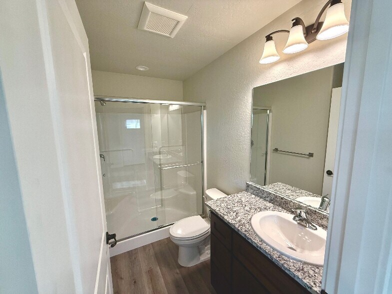 Building Photo - 1127 Annalise St