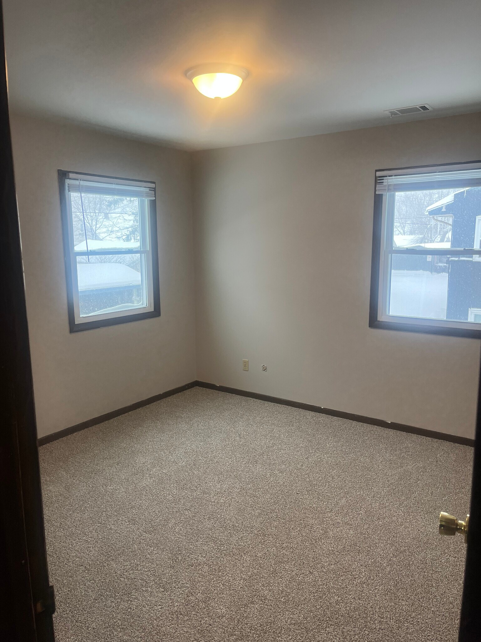 Building Photo - 91 E 19th St