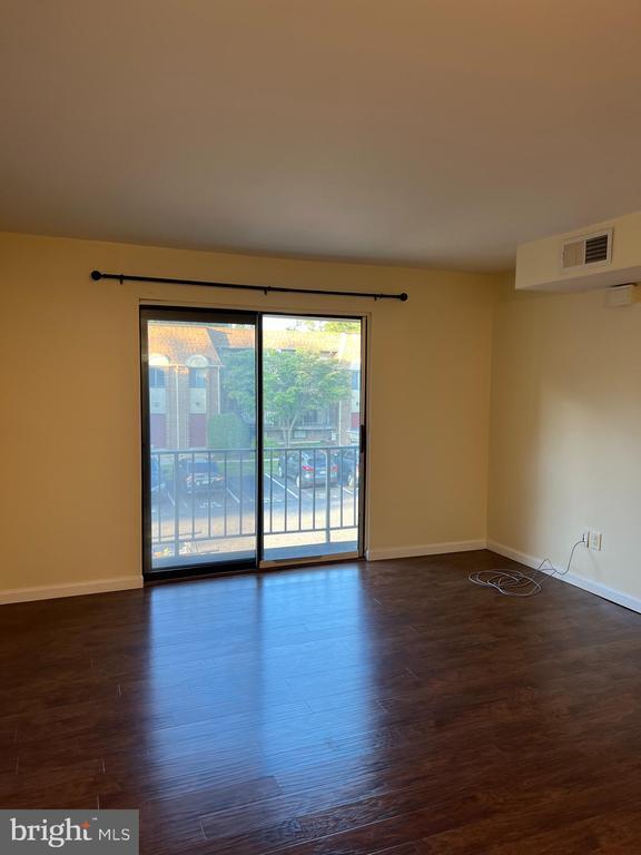 Building Photo - 374 Saybrook Ln