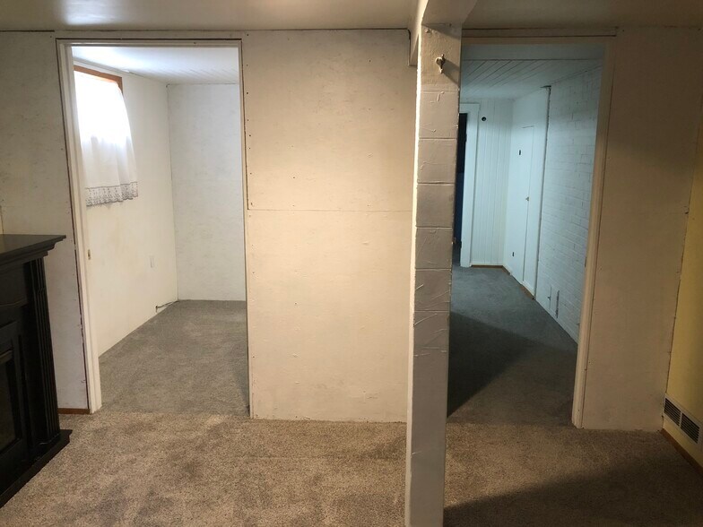 Building Photo - 207 S 16th Ave