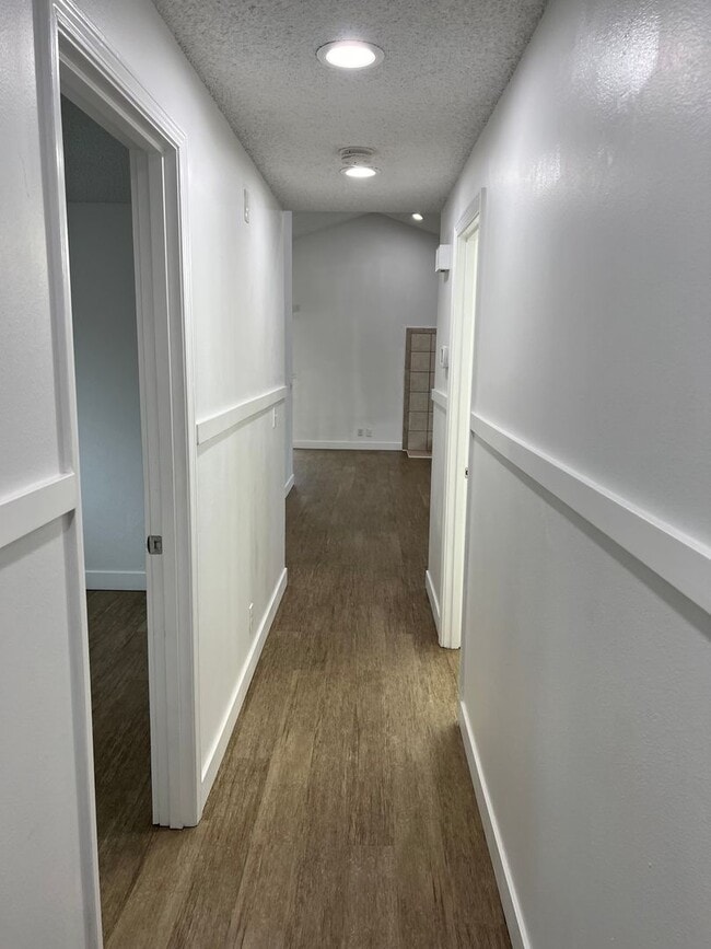 Building Photo - Beautiful 3 bedroom 2 bath house in Eugene!