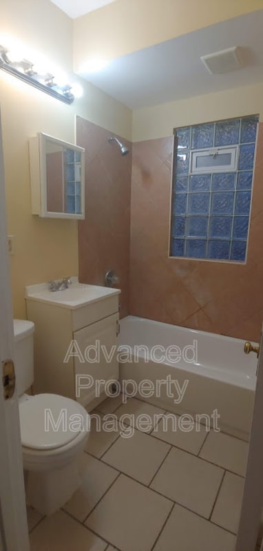 Building Photo - 1425 N 47th St