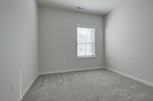 Building Photo - 6027 Towering Oaks Dr