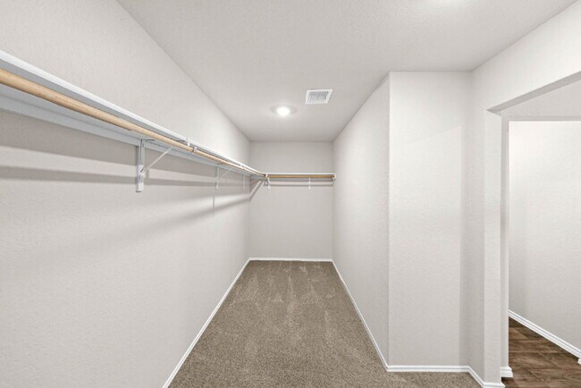 Building Photo - 1 MONTH FREE RENT WITH 18 - 24 MONTH LEASE!!! AVAILABLE THROUGH MARCH ONLY!