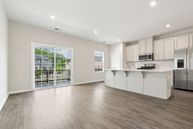 Building Photo - Modern 3 Story 3 Bedroom, 2.5 Bathroom Townhome in South Durham!