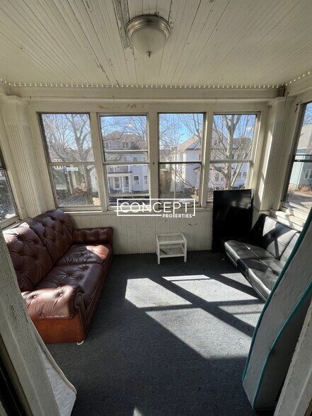 Building Photo - 23 Moraine St