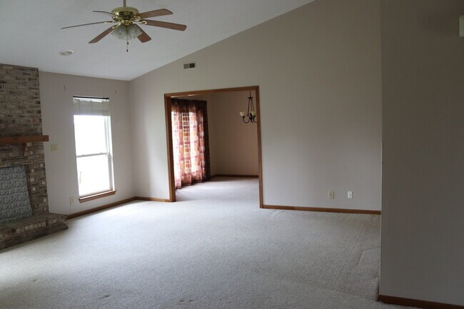 Building Photo - 1953 Greenbrier Ave