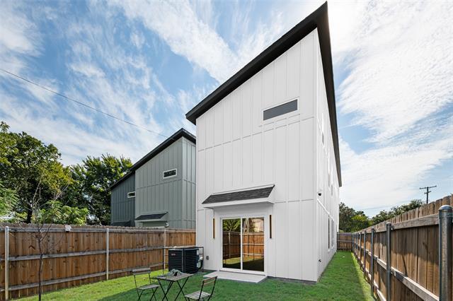 Building Photo - 2701 Birmingham Ave