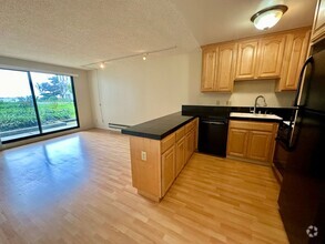 Building Photo - $500 OFF FIRST MONTHS RENT - One Bedroom C...