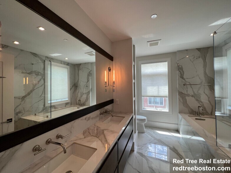 Building Photo - 20 Marion St