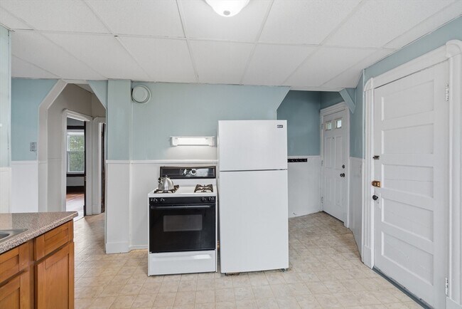 Building Photo - 43 Elmdale St