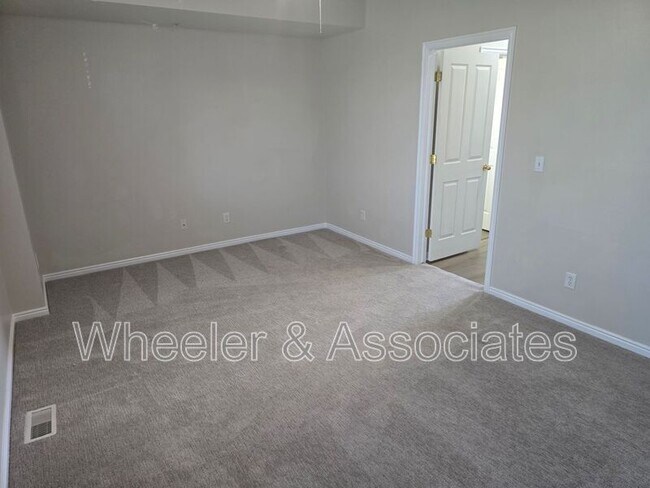 Building Photo - 129 25th St