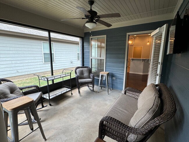 Building Photo - Incredible 3-Bedroom in Grand Park!!