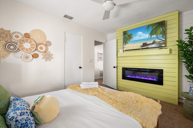 Building Photo - 84 21st Terrace SE