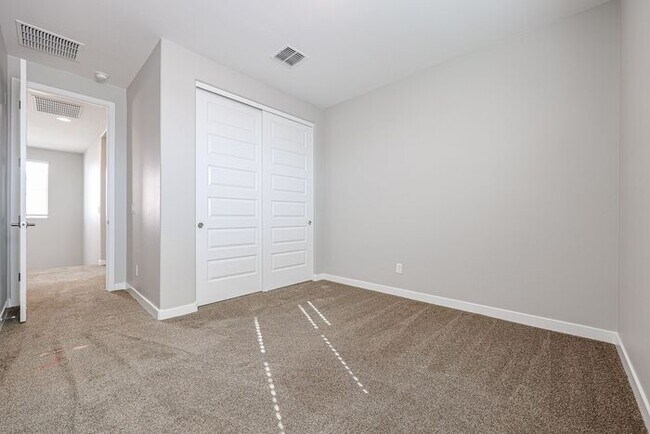 Building Photo - Available August 7th! Gated Community 4 Bedroom 3 Bathroom Home!