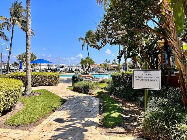 Building Photo - 127 Yacht Club Way